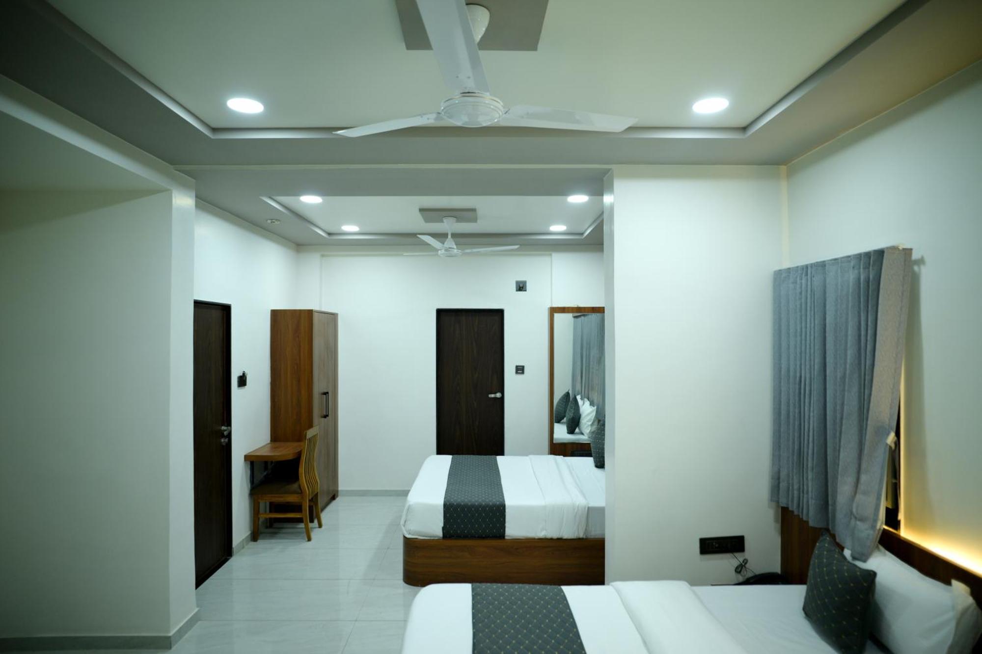 Hotel Aagman Palanpur Exterior photo