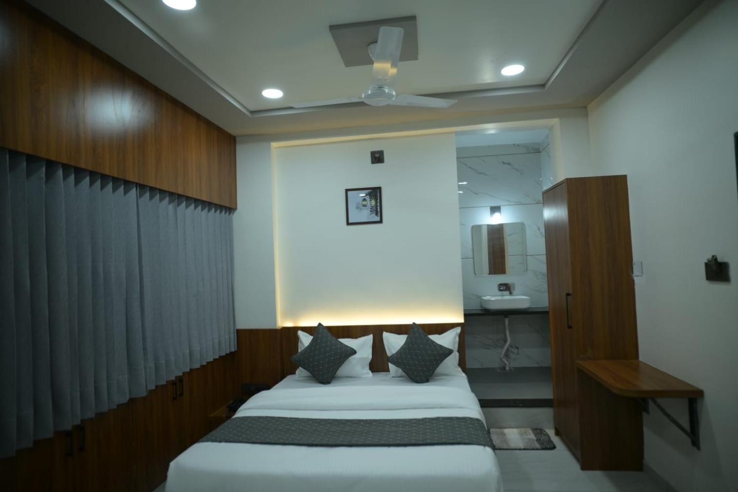 Hotel Aagman Palanpur Exterior photo