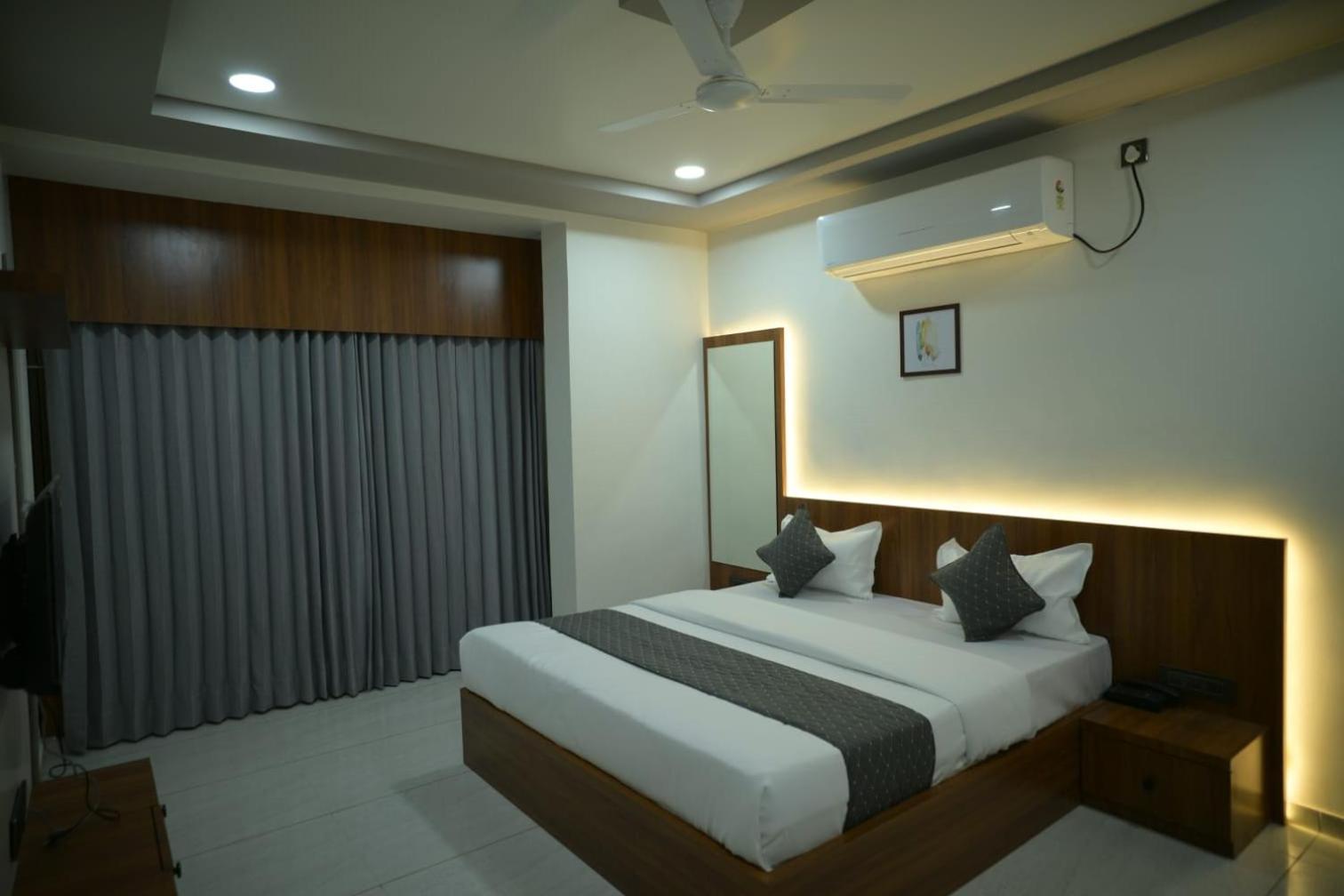 Hotel Aagman Palanpur Exterior photo