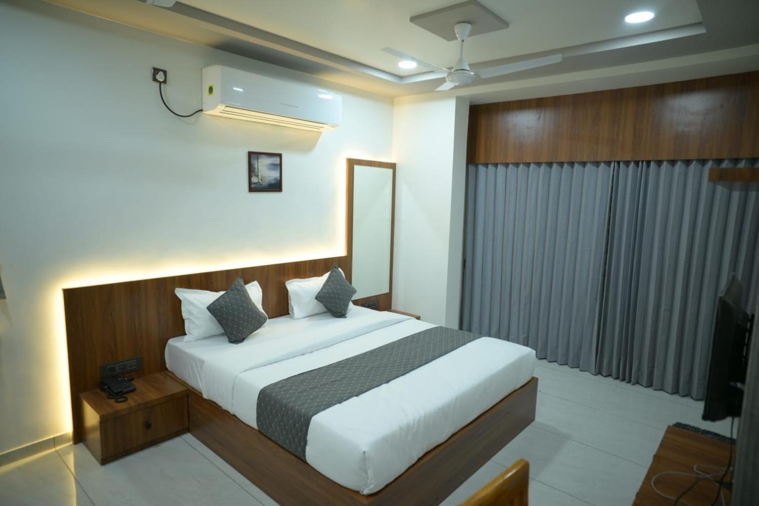 Hotel Aagman Palanpur Exterior photo
